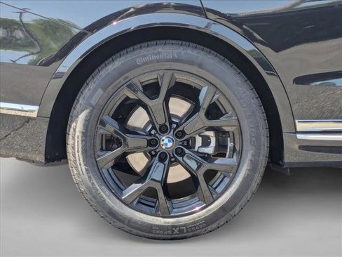 Used 2026 BMW X7 xDrive40i w/ Premium Package AWD/4WD image 23