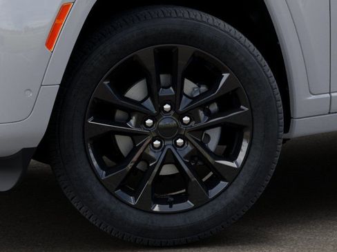 New 2026 Jeep Grand Cherokee Limited image 9