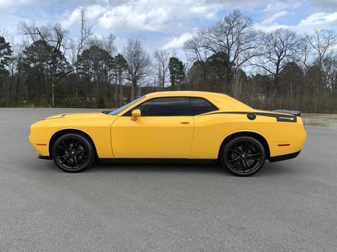 Used 2018 Dodge Challenger SXT w/ Blacktop Package image 4