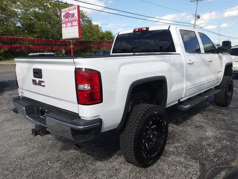 Used 2017 GMC Sierra 2500 SLE w/ HD SLE Preferred Plus Package AWD/4WD image 8