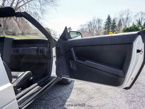 Used 1993 Cadillac Allante FWD image 32