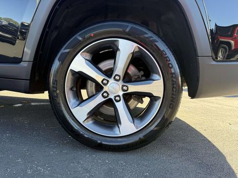 Used 2023 Jeep Grand Cherokee L Limited w/ Luxury Tech Group II image 11