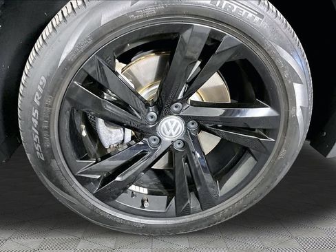 Used 2023 Volkswagen Tiguan SE R-Line AWD/4WD image 32