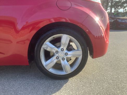 Used 2014 Hyundai Veloster w/ Style Package 02 FWD image 24