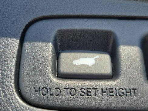 Used 2025 Honda CR-V EX-L image 12