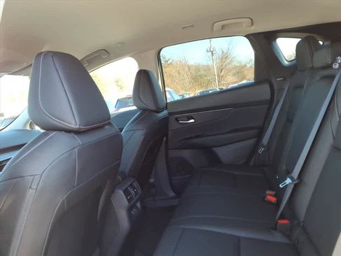 Used 2025 Nissan Murano SV image 19