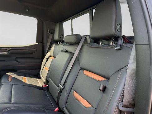 Used 2023 GMC Sierra 1500 AT4 w/ AT4 Preferred Package AWD/4WD image 36