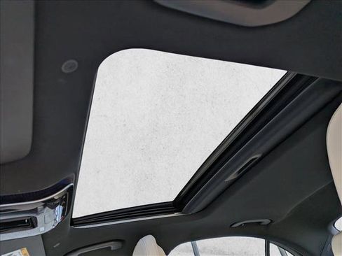 Used 2025 Mercedes-Benz C 300 Sedan image 15