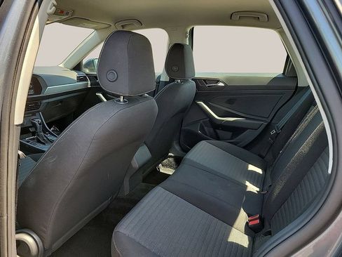 Used 2025 Volkswagen Atlas Cross Sport SE AWD/4WD image 9