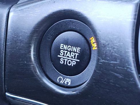 Used 2018 Jeep Grand Cherokee Limited image 18