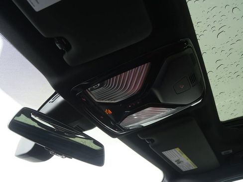 Used 2025 BMW 330i Sedan image 25