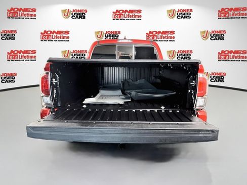 Used 2022 Toyota Tacoma SR AWD/4WD image 15