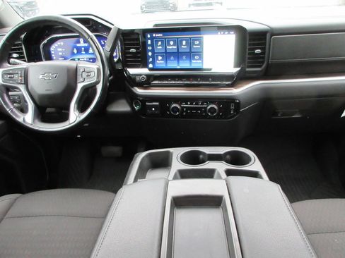 Certified 2022 Chevrolet Silverado 1500 RST AWD/4WD image 18