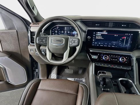 Used 2025 GMC Sierra 1500 Denali w/ Denali Reserve Package AWD/4WD image 25