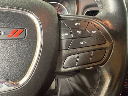 Used 2022 Dodge Charger SXT RWD image 25