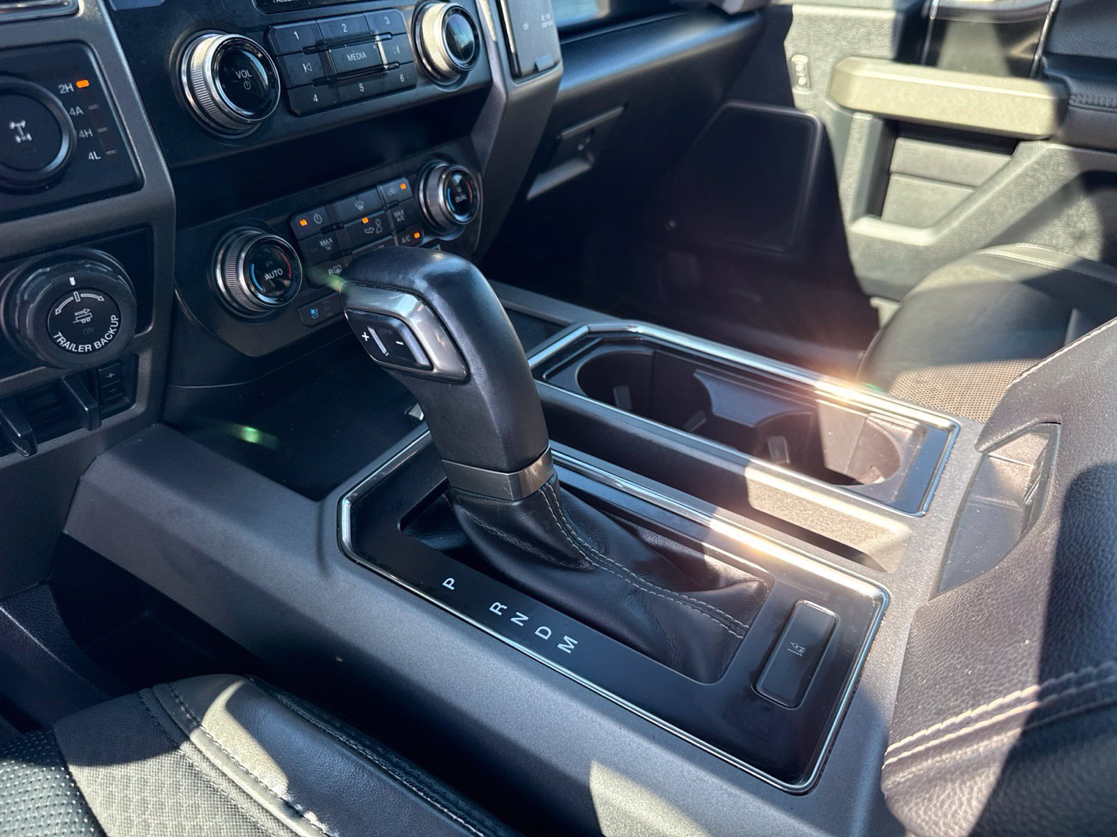 Used 2019 Ford F150 Raptor w/ Equipment Group 802A Luxury AWD/4WD image 15
