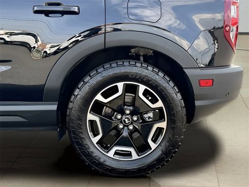 Used 2023 Ford Bronco Sport Outer Banks w/ Tech Package image 39
