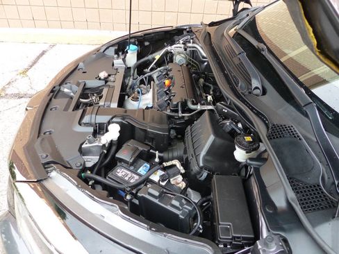 Used 2019 Honda HR-V Sport image 17