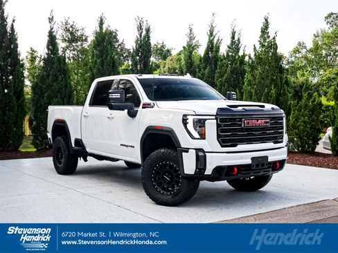 Used 2024 GMC Sierra 2500 AT4 w/ Technology Package AWD/4WD image 1