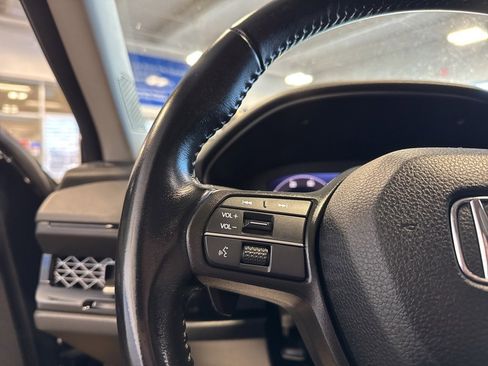 Used 2023 Honda Accord EX-L image 16