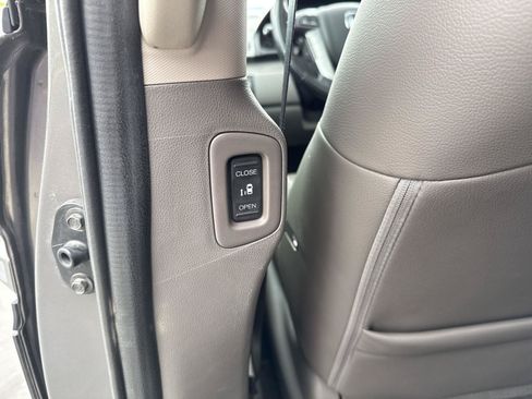 Used 2014 Honda Odyssey EX-L image 24