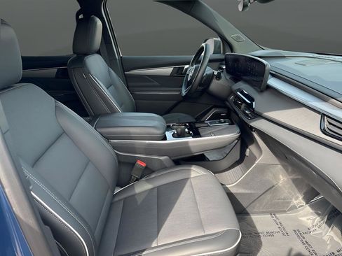 Used 2025 Buick Enclave Preferred image 28