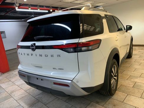 Used 2024 Nissan Pathfinder SL AWD/4WD image 6