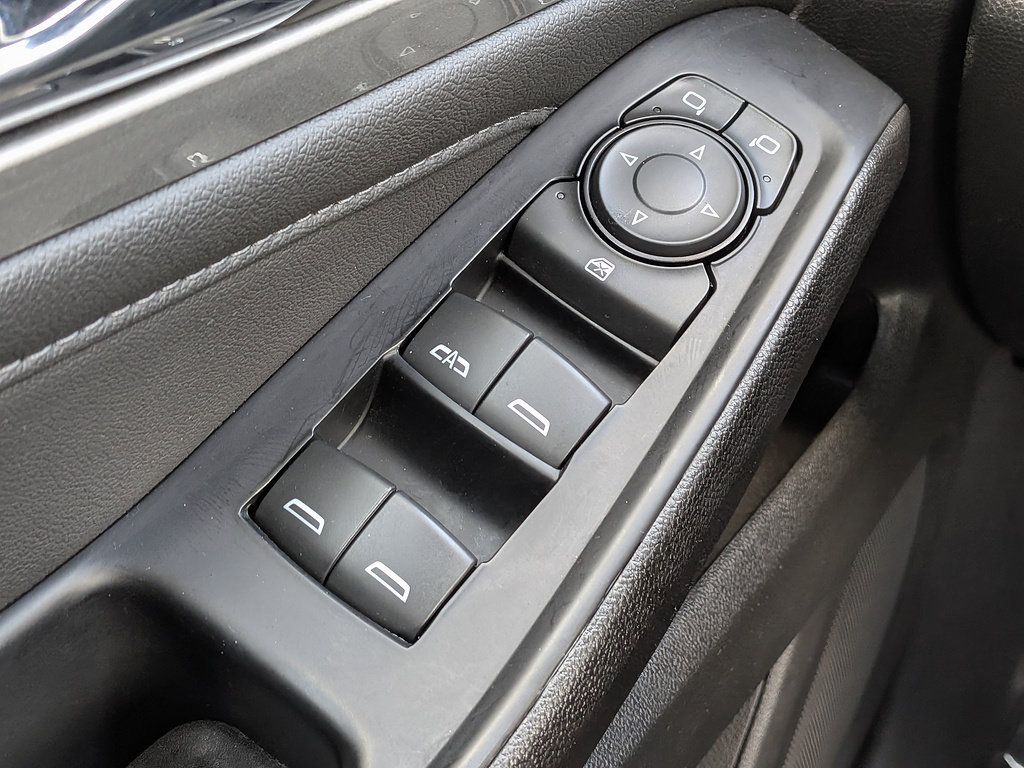 Certified 2023 Chevrolet Traverse LT FWD image 23