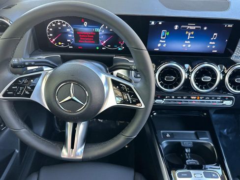 Used 2026 Mercedes-Benz GLB 250 image 25