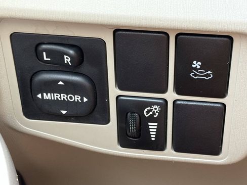 Used 2010 Toyota Prius Three FWD image 17