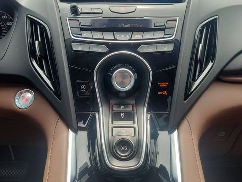 Used 2025 Acura RDX SH-AWD w/ Technology Package image 16
