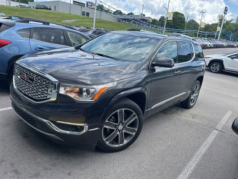 Used 2017 GMC Acadia Denali w/ Technology Package FWD image 1