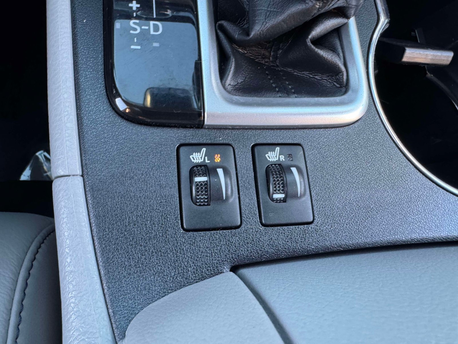 Used 2018 Toyota Highlander XLE AWD/4WD image 33