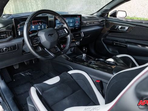 Used 2024 Ford Mustang GT RWD image 4