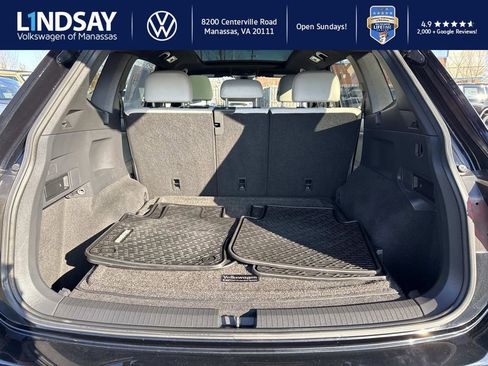 Used 2022 Volkswagen Tiguan SE R-Line image 11