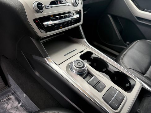 Certified 2022 Ford Explorer XLT w/ Equipment Group 202A image 13