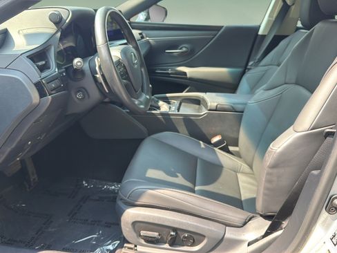 Used 2024 Lexus ES 300h w/ Premium Package FWD image 14