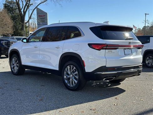 Used 2025 Buick Enclave Preferred image 22