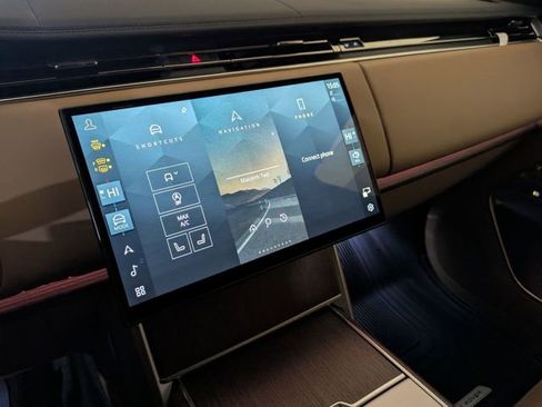 New 2026 Land Rover Range Rover SE image 11