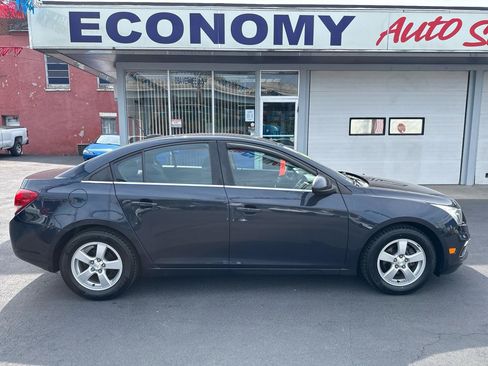 Used 2015 Chevrolet Cruze LT FWD image 2