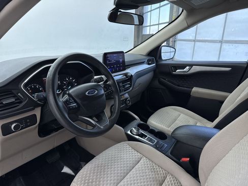 Used 2020 Ford Escape SE image 12