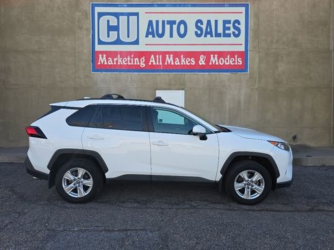 Used 2020 Toyota RAV4 XLE image 7