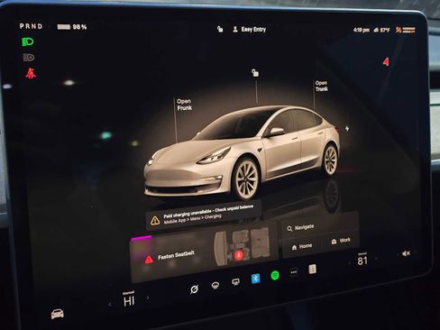 Used 2023 Tesla Model 3 Standard Range image 29
