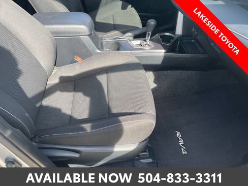 Used 2018 Toyota RAV4 XLE w/ Plus Extra Value Package FWD image 16