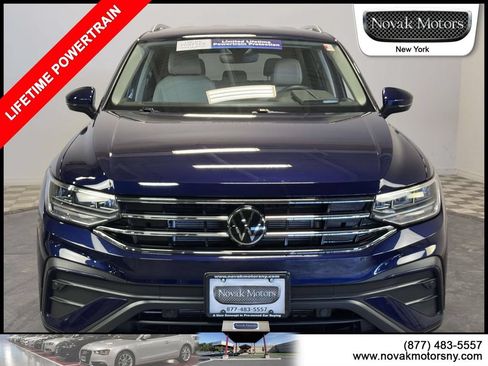 Used 2023 Volkswagen Tiguan SE AWD/4WD image 2