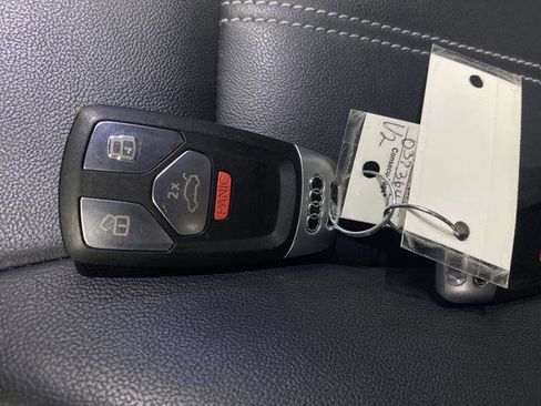 Used 2021 Audi Q5 e Premium w/ Convenience Package image 24