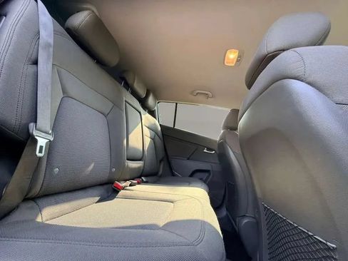 Used 2016 Kia Sportage LX FWD image 13
