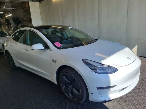 Used 2020 Tesla Model 3 Long Range image 4