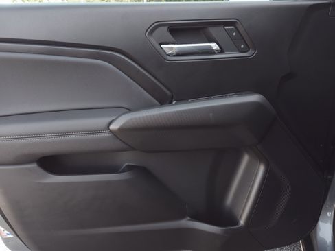 New 2025 GMC Canyon Elevation w/ Convenience Package image 27