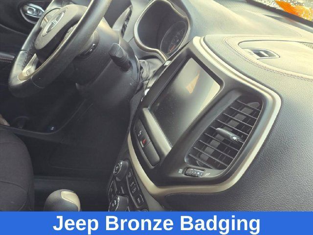 Used 2016 Jeep Cherokee 75th Anniversary FWD image 28